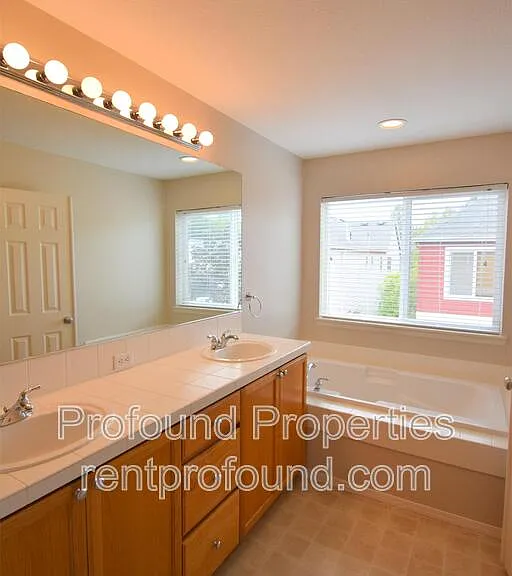 6055 SW 208th Pl — Photo 9