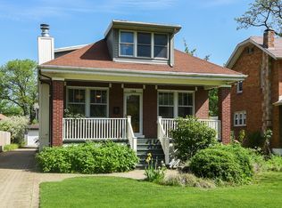 196 Waubansee Rd, Riverside, IL 60546