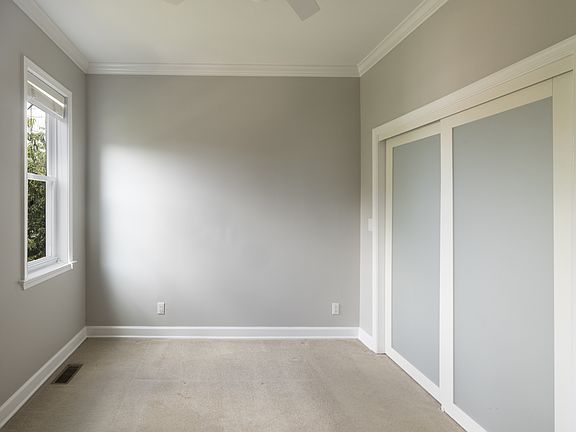 4th image of 1122 K St SE #1