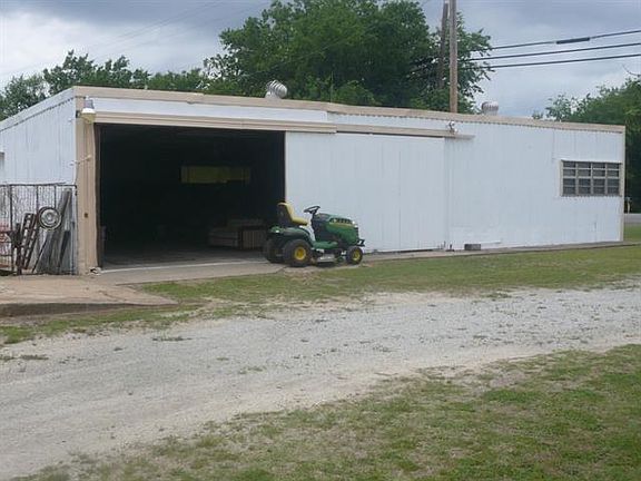 2nd image of 1006 E Jefferson Ave