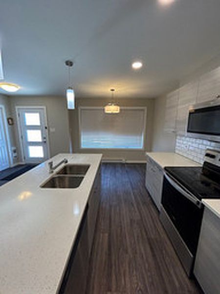 Winnipeg Apartment for rent - 3 Bedrooms — photo 2