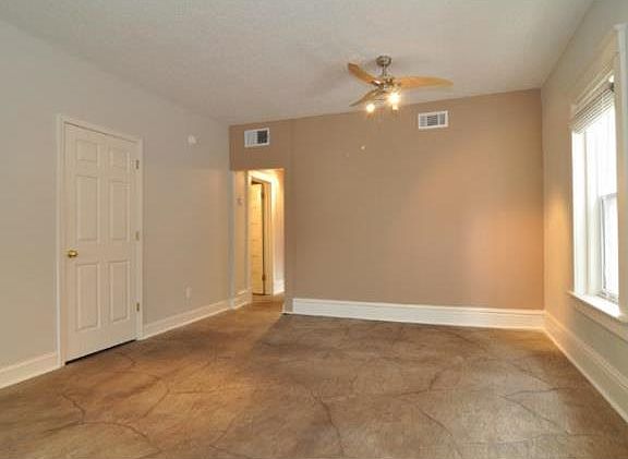 5th image of 817 W 39th Ter APT 1W