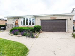 8311 W Ballard Rd, Niles, IL 60714