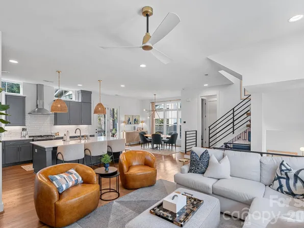 824 Madison Glen Ln, Charlotte, NC 28209