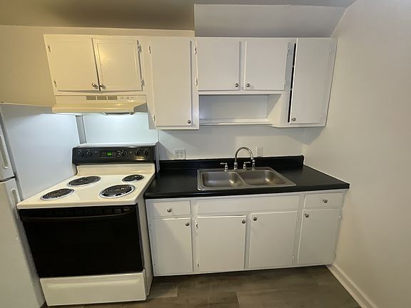 4th image of 28 N 4th St #3