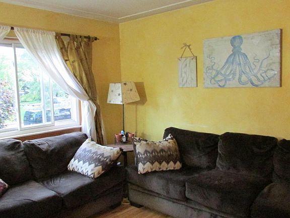 5th image of 812 Eugenia Dr