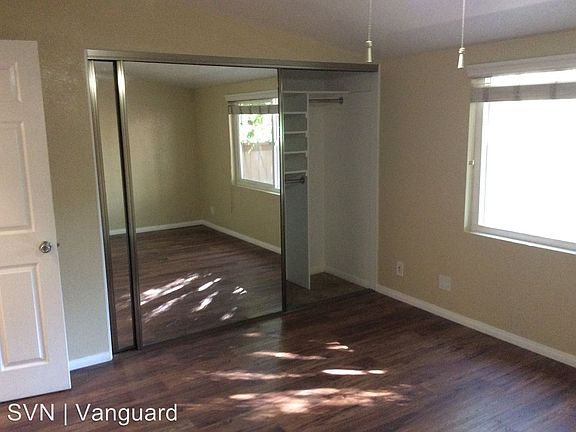 3rd image of 927 S Bruce St APT 10