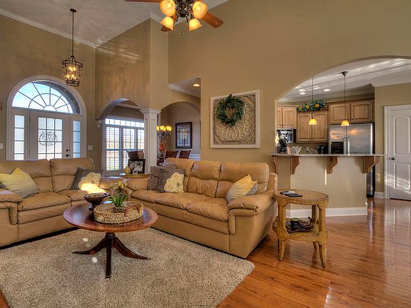5th image of 108 Shannadoah Ln