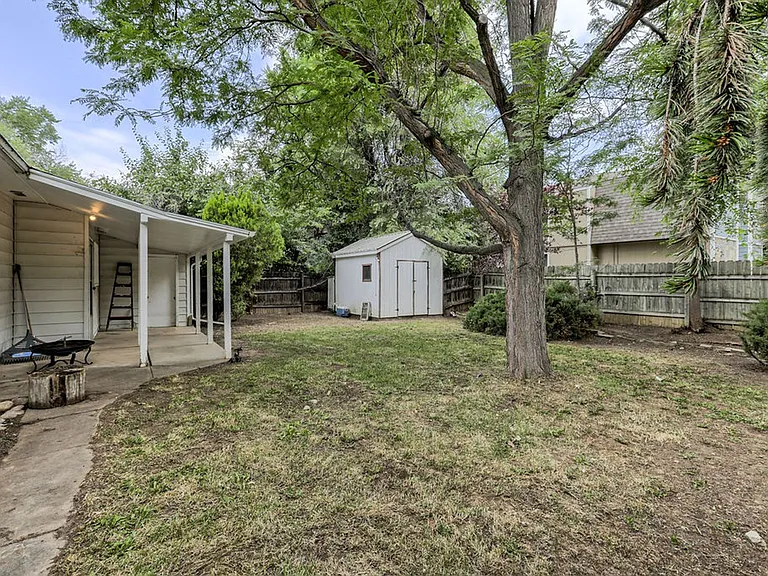1521 Crestmore Pl — Photo 23
