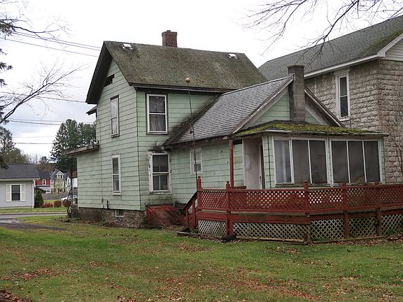 4th image of 33 Brown Ave