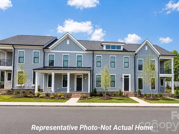10225 Rainier Trail Dr NW, Huntersville, NC 28078
