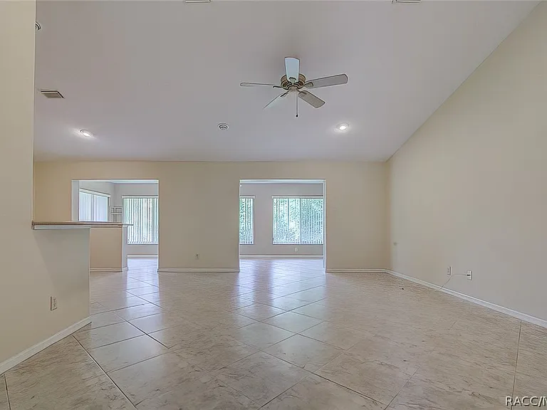 12 Anton Ct — Photo 3