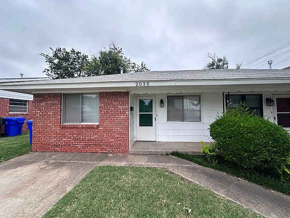 2nd image of 2035 Delaware Ln #2035