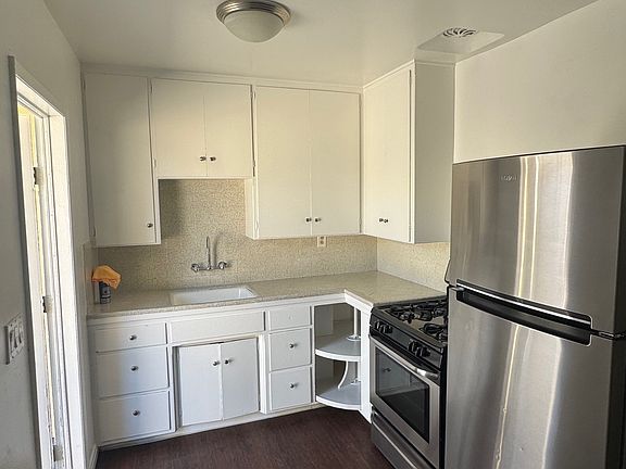 5th image of 1115 S Escondido Blvd APT B