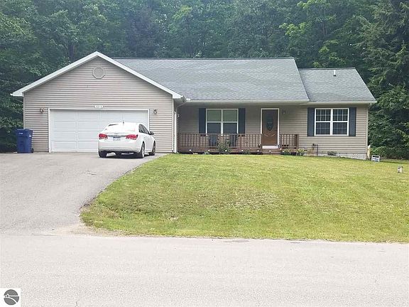 2nd image of 8610 Bent Pine Dr