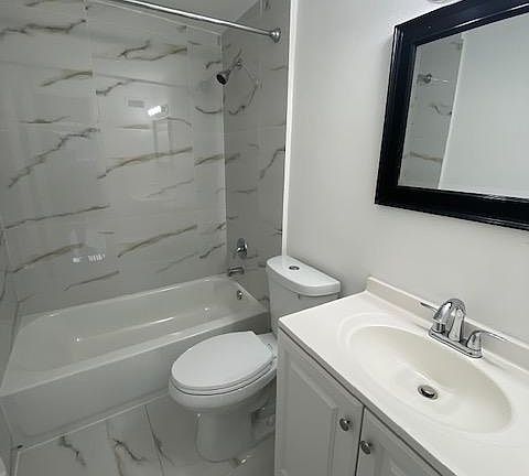 5th image of 16800 NE 15th Ave APT 206