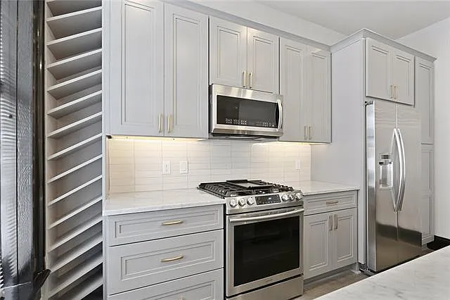 419 Carondelet St #401 — Photo 8
