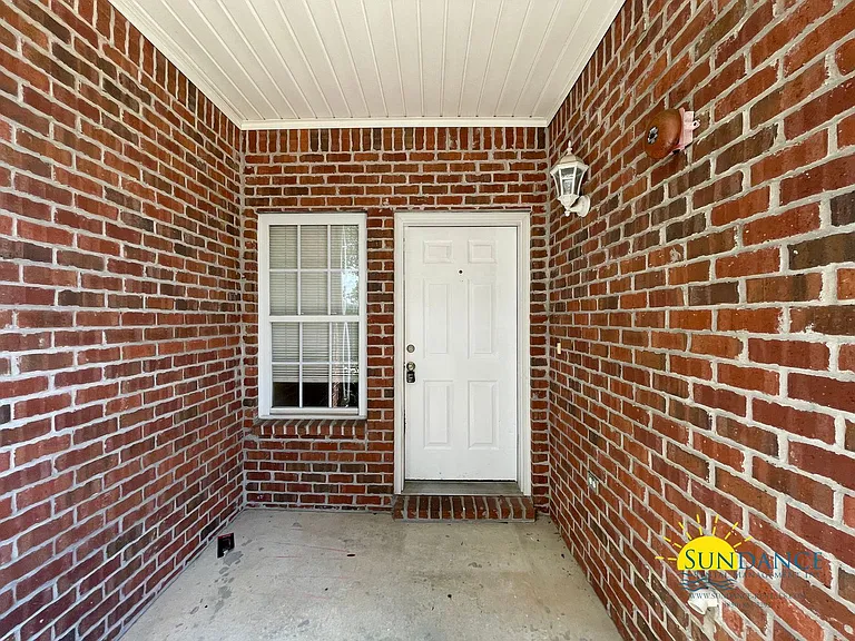 117 Tooke St — Photo 2