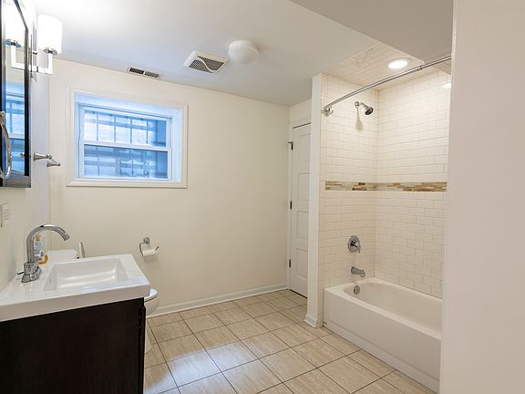 4th image of 5039 N Troy St #G