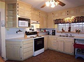 5th image of 3516 England Dr