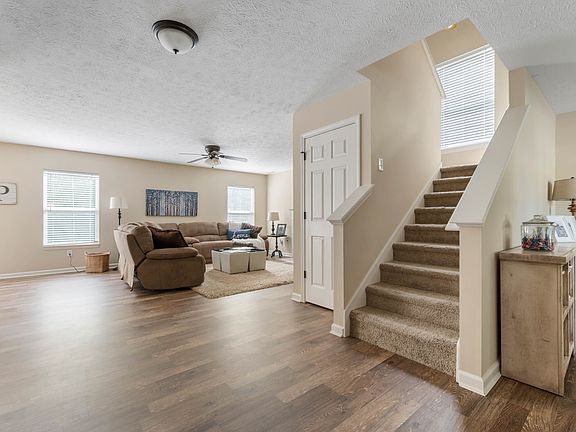 4th image of 11907 Royalwood Dr