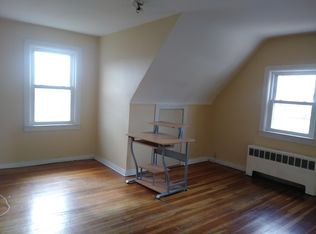 222 13th Ave, West Babylon, NY 11704