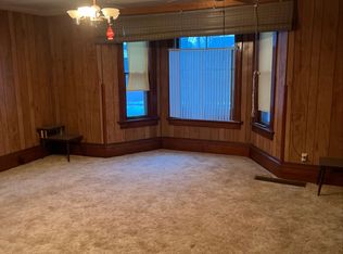 123 8th St #1, Clintonville, WI 54929