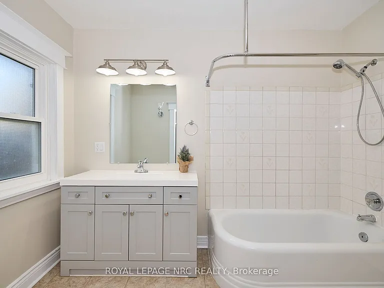4592 6th Ave — Photo 17