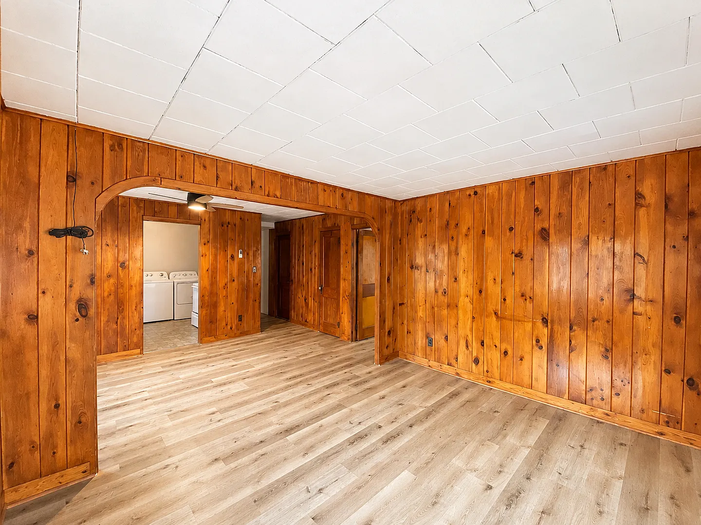 Wisconsin House Apartments — Photo 1