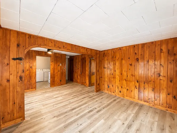 Wisconsin House Apartments