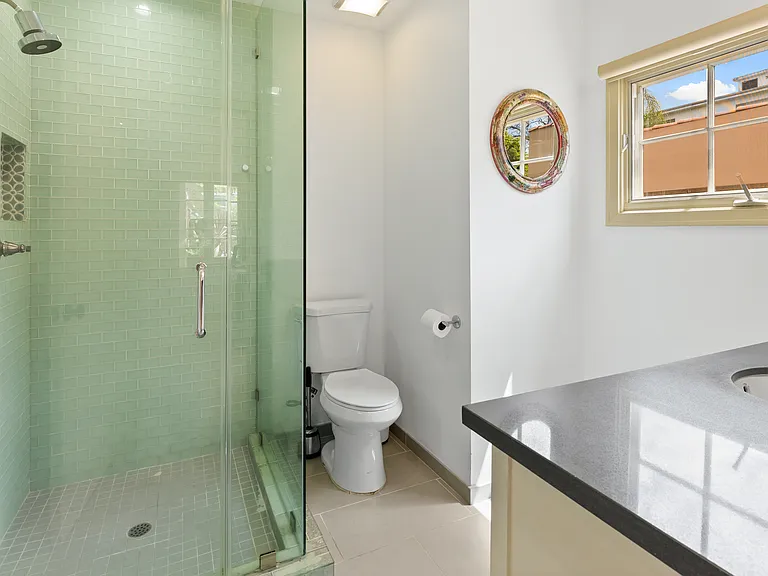 708 Westbourne Dr #1 — Photo 18