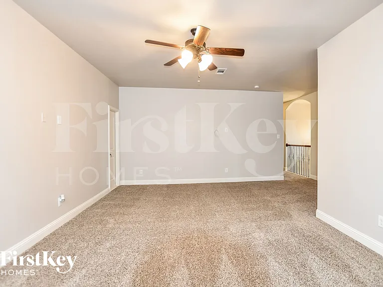 293 Arbury Dr — Photo 11