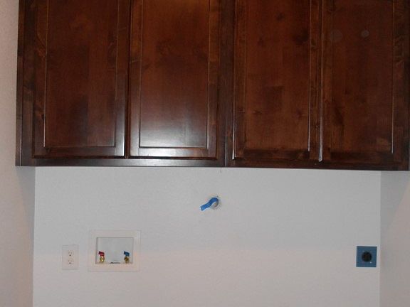 5th image of 2204 Oliver Cir