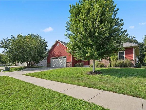 2nd image of 720 Blue Jay Ct
