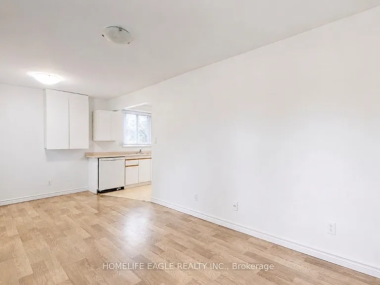 142 Riveredge Dr — Photo 3
