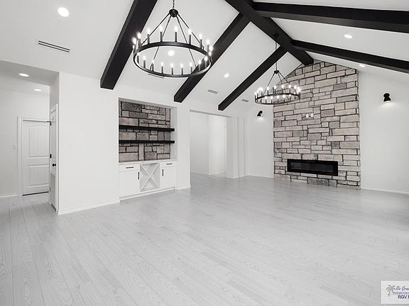 4th image of 421 Valle Alto Dr
