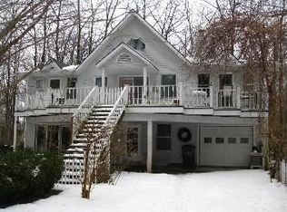 6916 1st St, Douglas, MI 49406