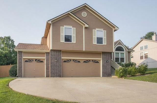 1st image of 514 NE Leann Dr