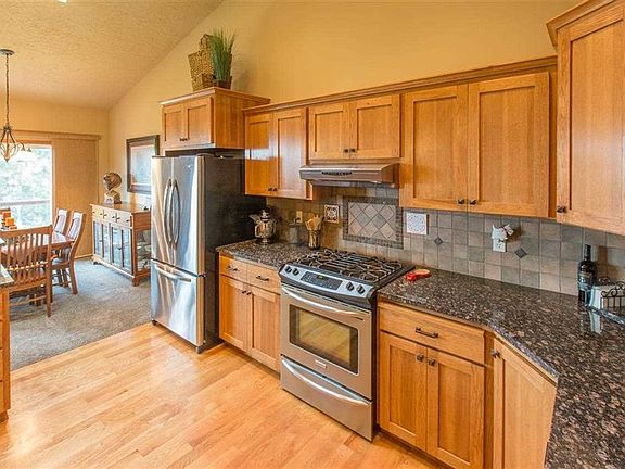 3rd image of 5812 S Laurelcrest Ct
