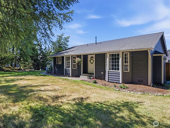 3rd image of 1425 128th Drive NE
