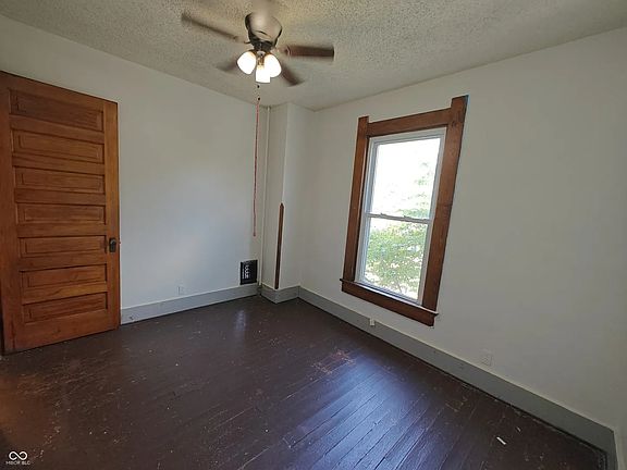 3rd image of 403 W Franklin St