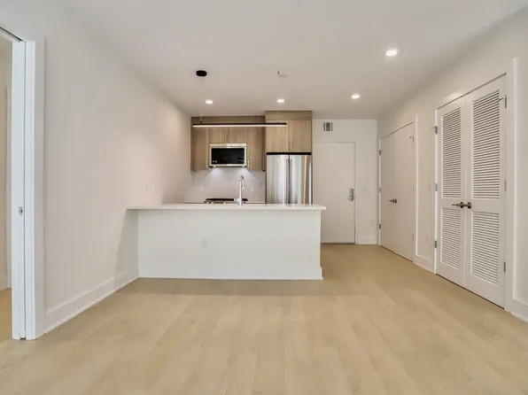 303 Madison Street image 4 of 24