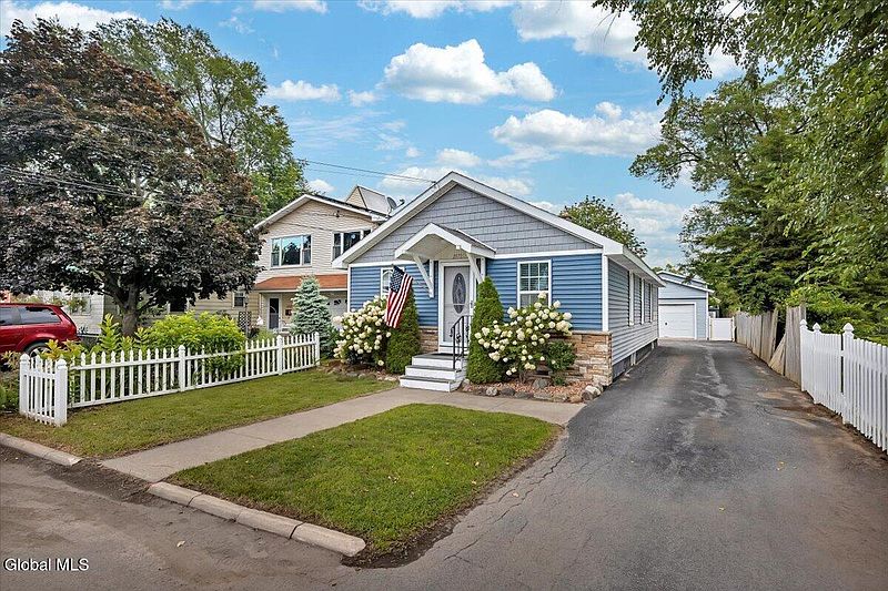 2nd image of 2872 Guilderland Avenue