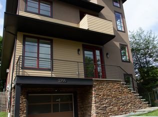 3200 Lorcom Ln, Arlington, VA 22207