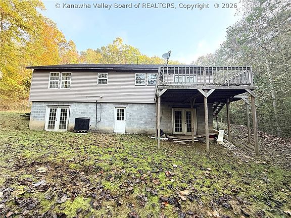 3rd image of 27 Maple Glen Trl