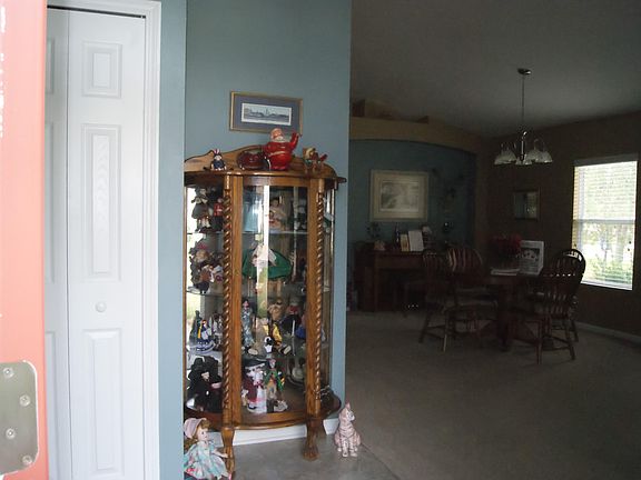 4th image of 551 S ABERDEENSHIRE Drive