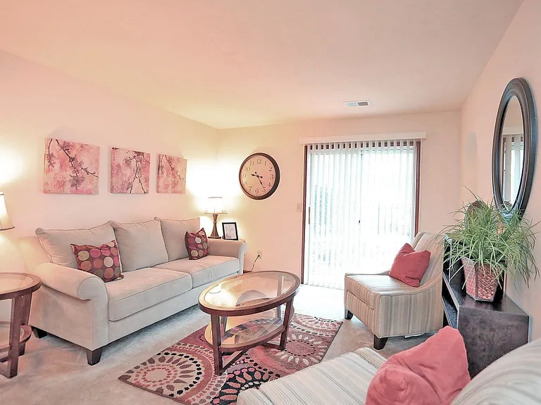 Pembroke Crossing Apartments (825 Crossing Court #103, Virginia Beach, VA 23455) — Photo 15