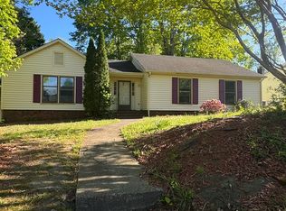 7620 Fire Tree Ln, Charlotte, NC 28227
