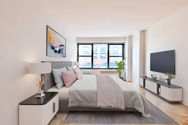 Rented by Manhattan Realty Group | media 8