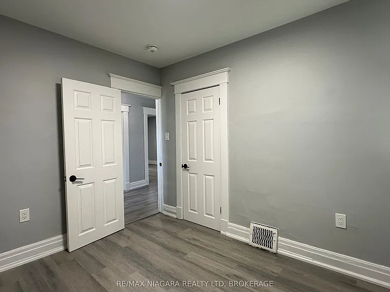 27 Water St #B — Photo 15